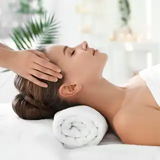 https://www.sqnescapes.sqngolf.com/Spa