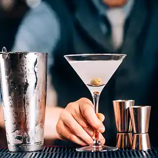 https://www.sqnescapes.sqngolf.com/Mixology class